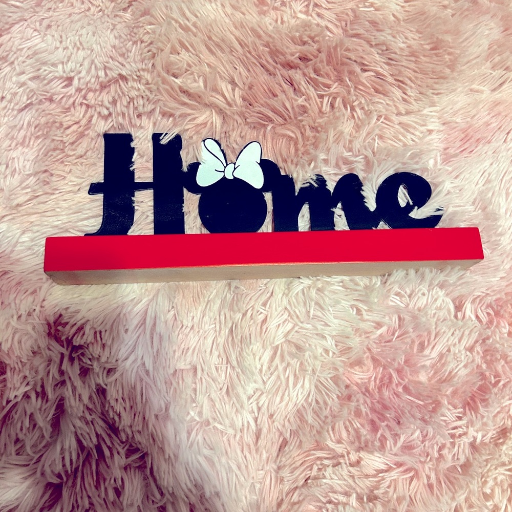 Minnie Mouse HOME sign